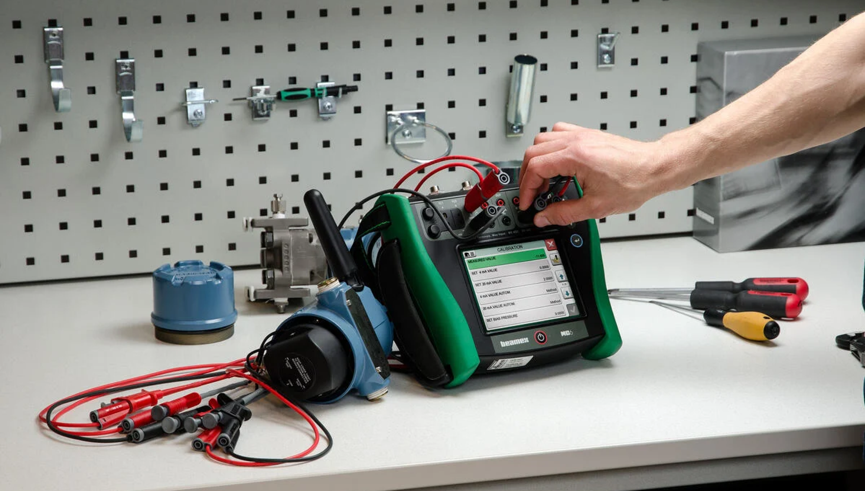 Electrical calibration service hero