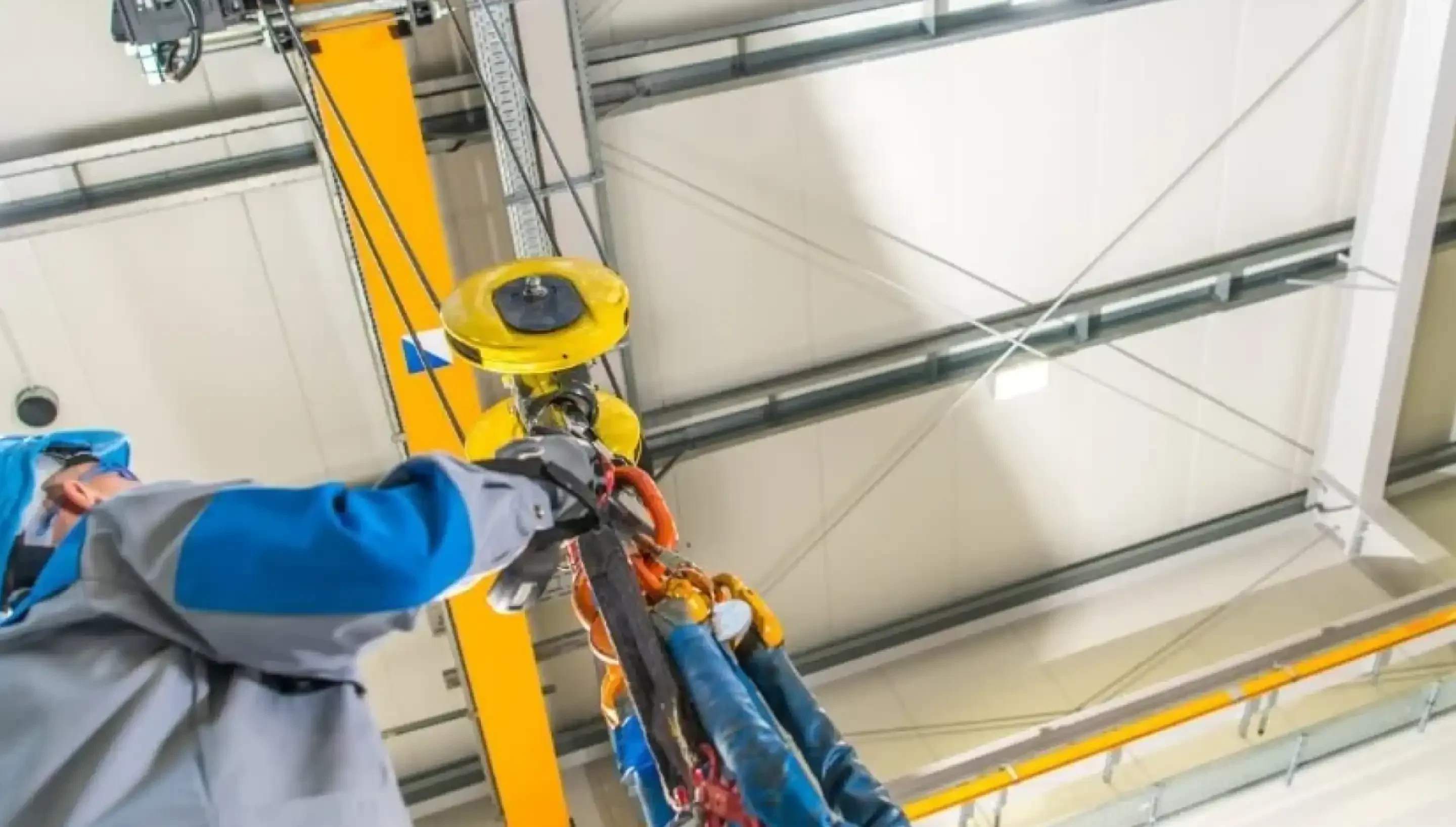 Lifting equipment hero
