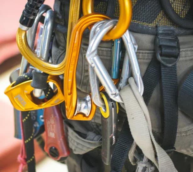 Darlsco rope access expertise illustration