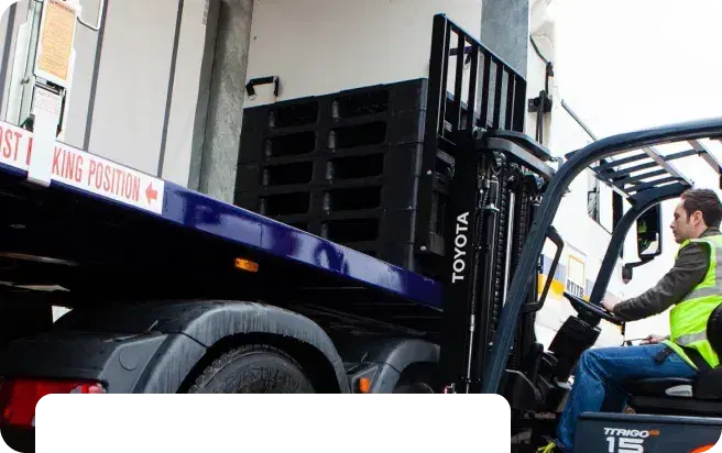 Unloading services image